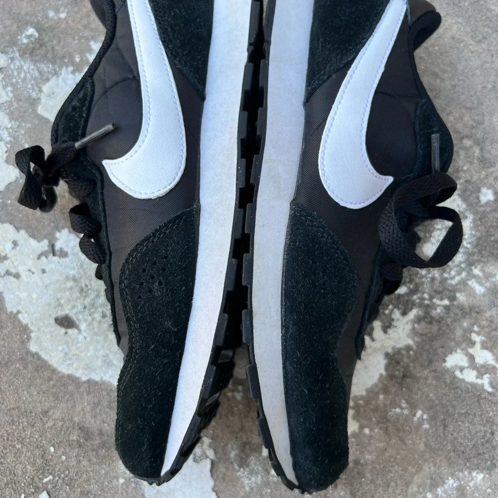 Nike MD Valiant GS Black Lace Up Low Top Sneaker Casual Shoes Size 4.5Y Boys